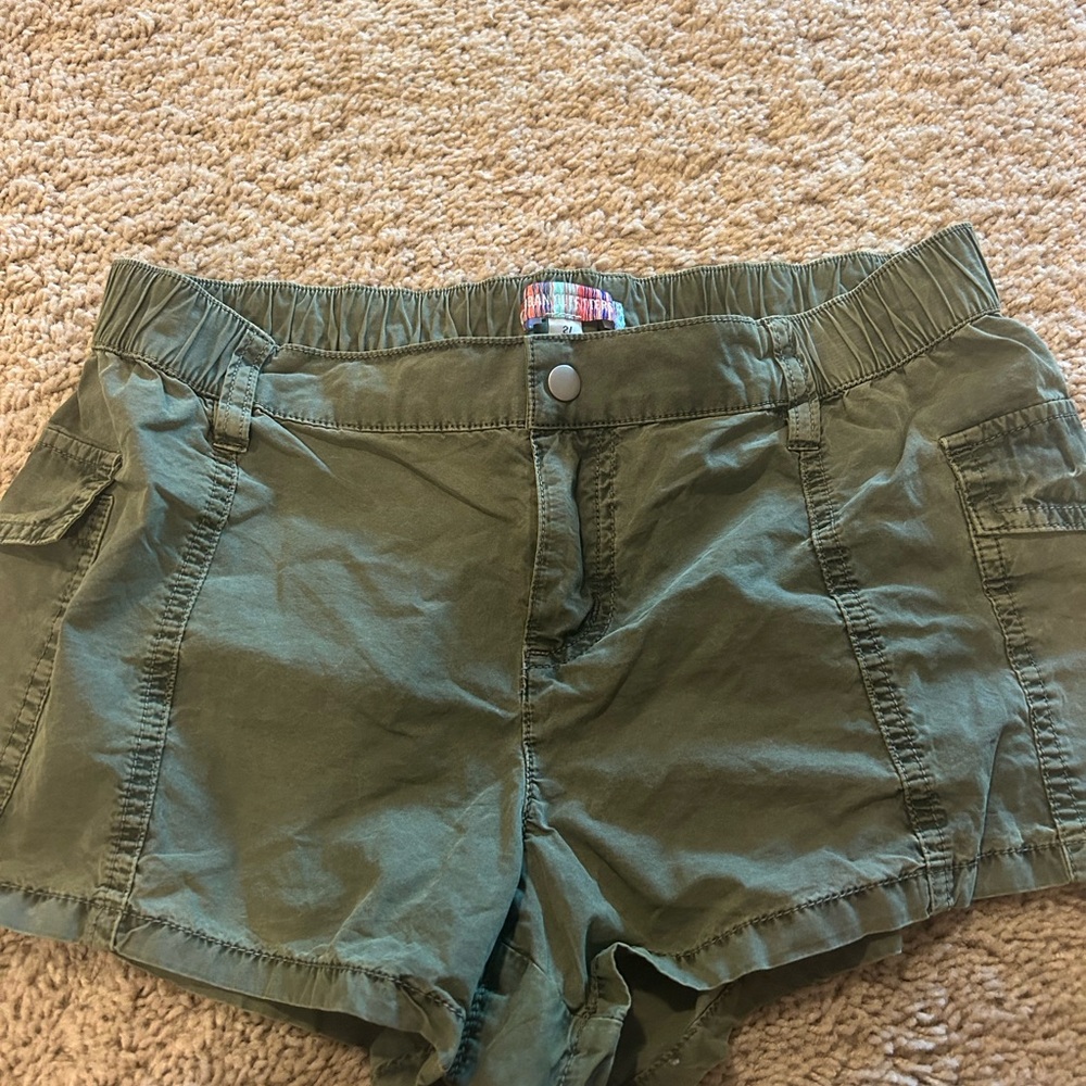 Urban Outfitters Green Cargo Shorts Relaxed Fit